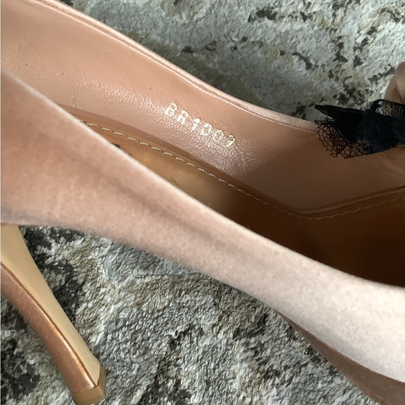 The most DRESSY pumps on Earth 🔥🔥🔥 - Picture 10 of 14